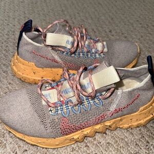 Nike Space Hippie 01 "Melon Tint". Men's Size 6/Women's Size 7.5